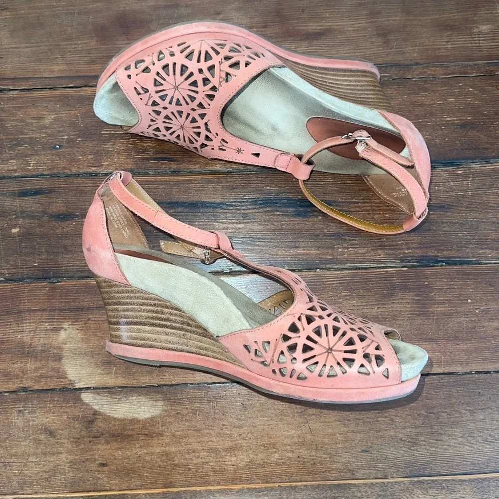 Earthies Pink Wedge Peep-Toe Sandals